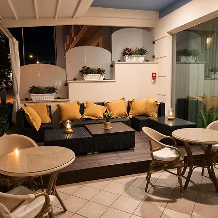Kennedy Hotel 3*