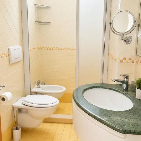 Kennedy Hotel 3*