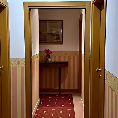 Kennedy Hotel 3*