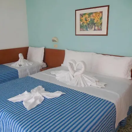Kennedy Hotel 3*