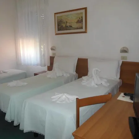 Hotel Kennedy 3*